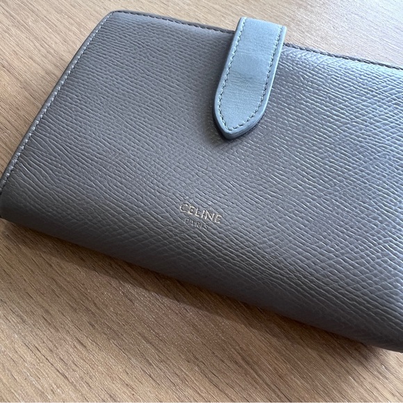 CELINE MEDIUM STRAP WALLET IN BICOLOUR GRAINED CALFSKIN - Picture 10 of 10